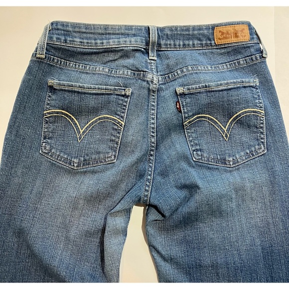 Levi’s Jeans - Picture 2 of 5